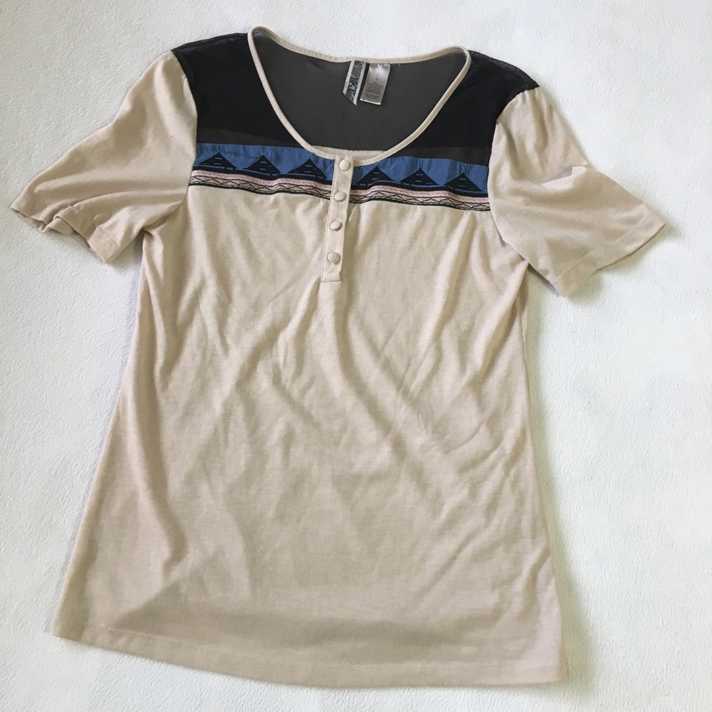 BKE beige T shirt with black mesh & Aztec details